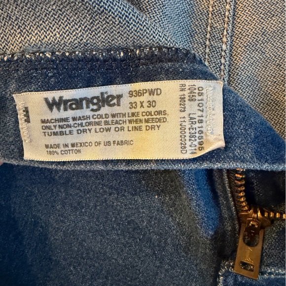Wrangler Jean Shorts size 33 - Picture 3 of 5